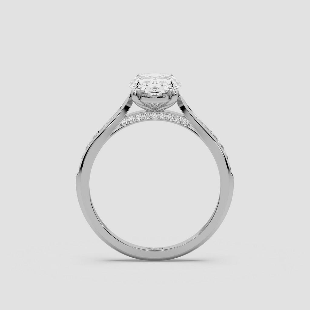 Lumière Oval Solitaire