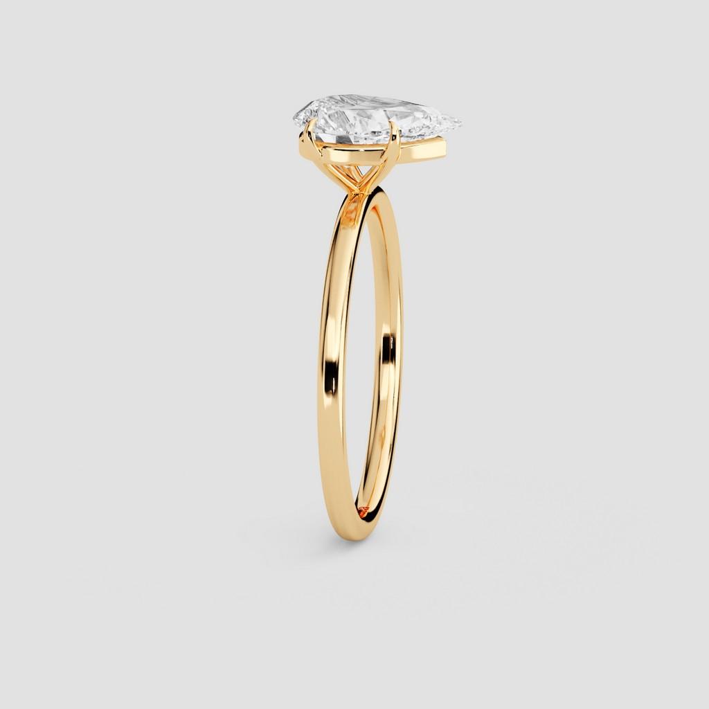 Solitaire Pear Romance